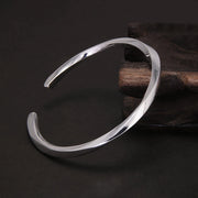 Bracelet Viking Torsadé Argent 925, bracelet jonc Sleipnir, couleur brillante effet miroir vue latérale. Bracelet  de fabrication Artisanale