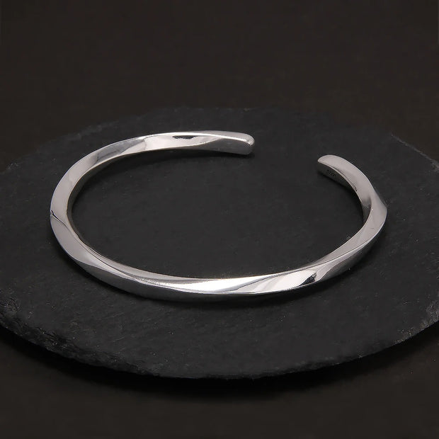 Bracelet Viking Torsadé Argent 925, bracelet jonc Sleipnir, couleur brillante effet miroir vue à plat. Bracelet  de fabrication Artisanale