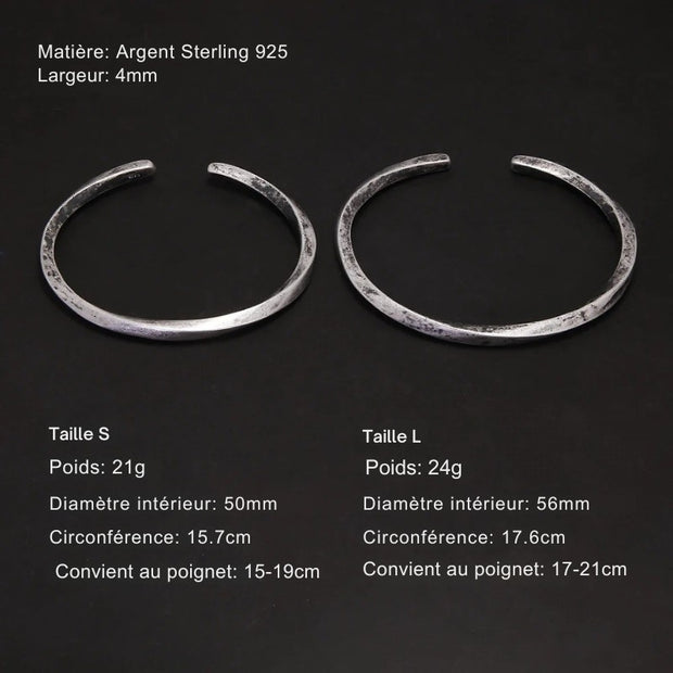 Deux Bracelets Viking Torsadé Argent 925, bracelet jonc Sleipnir, couleur anthracite vue à plat . Bracelet  de fabrication Artisanale petit et large